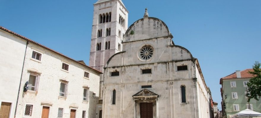 000samostan-i-crkva-be-DvHMRjZ